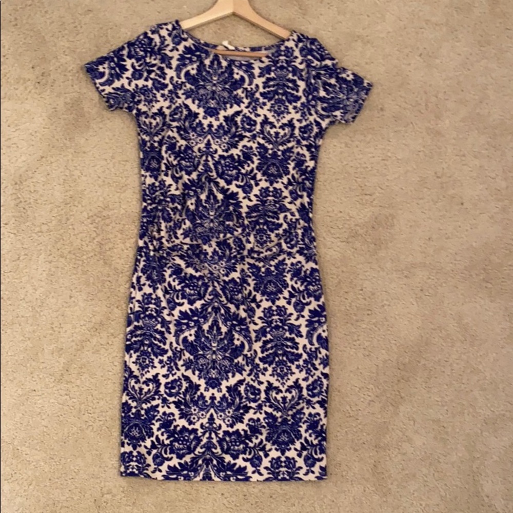 Gorgeous maternity dress!